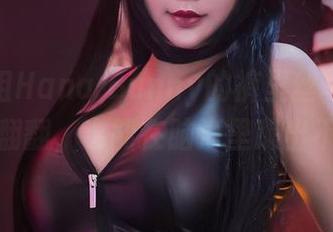 这是一组Hana Bunny的裤里丝写真合集，随便翻翻，也能在脑海里蹦出不少画面